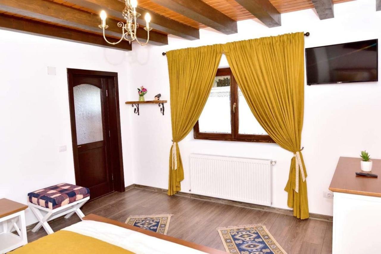 Casuta De Poveste Târgu Neamț Esterno foto